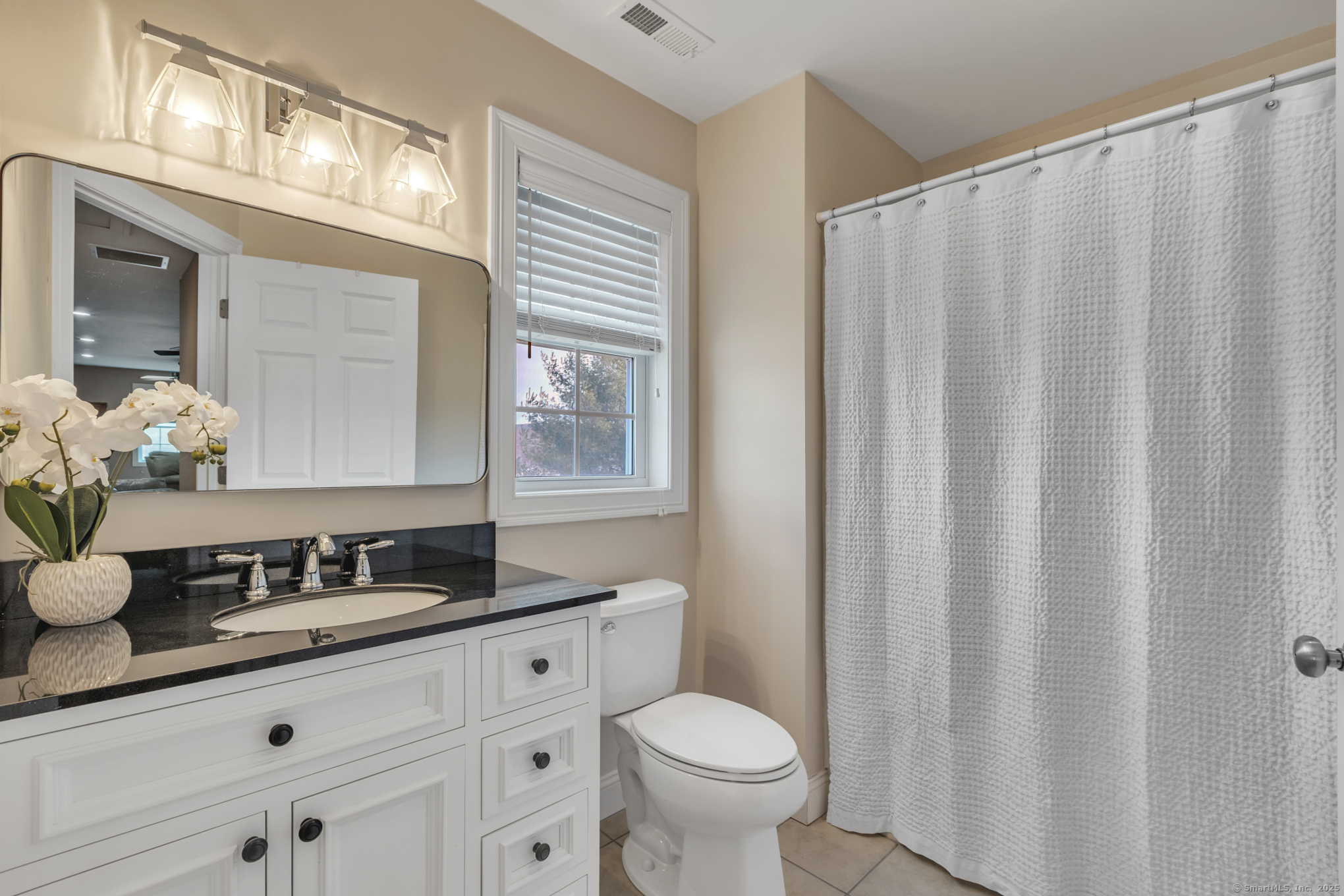 5 Christopher Court 5