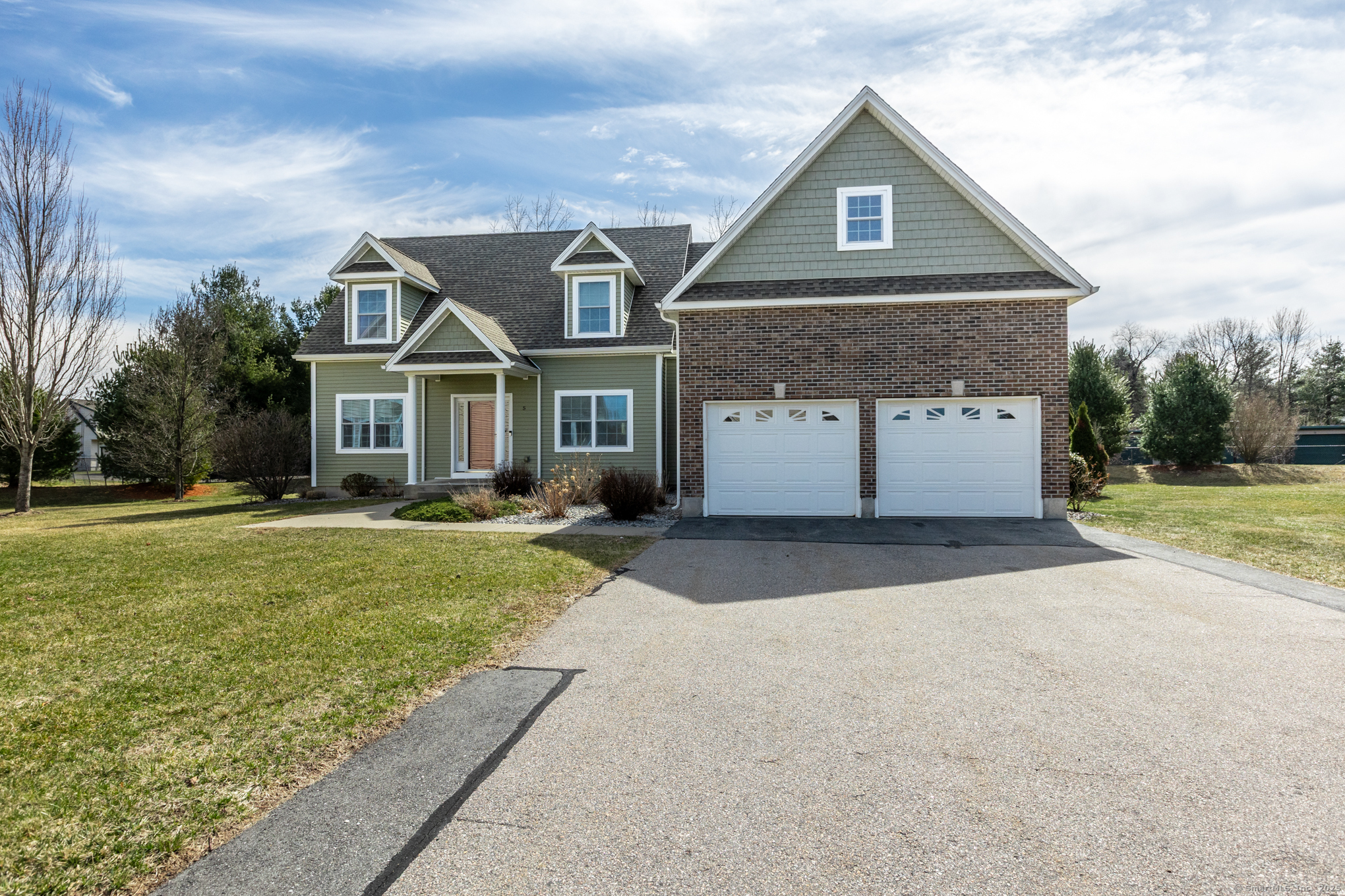 5 Christopher Court 5