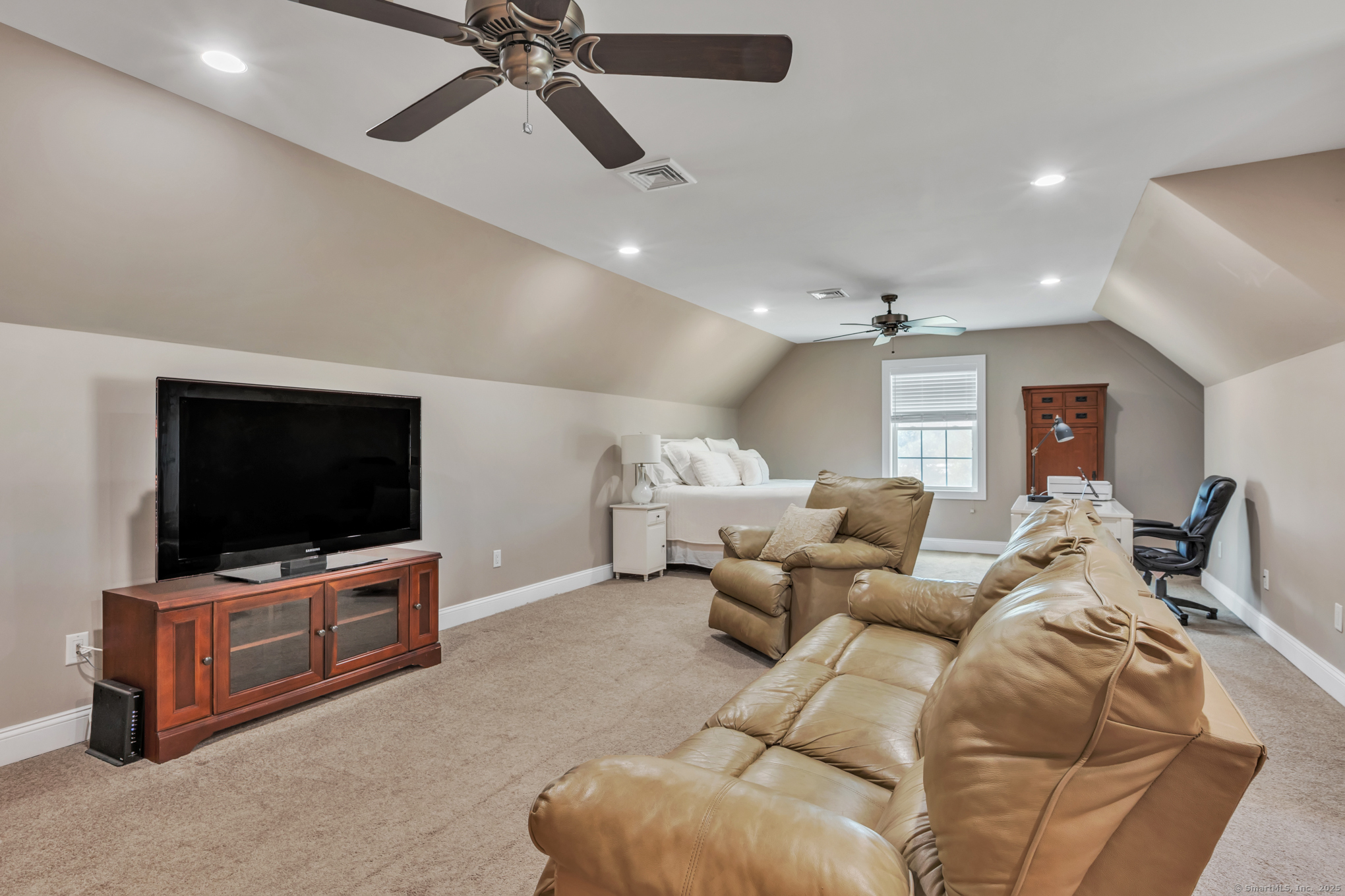 5 Christopher Court 5