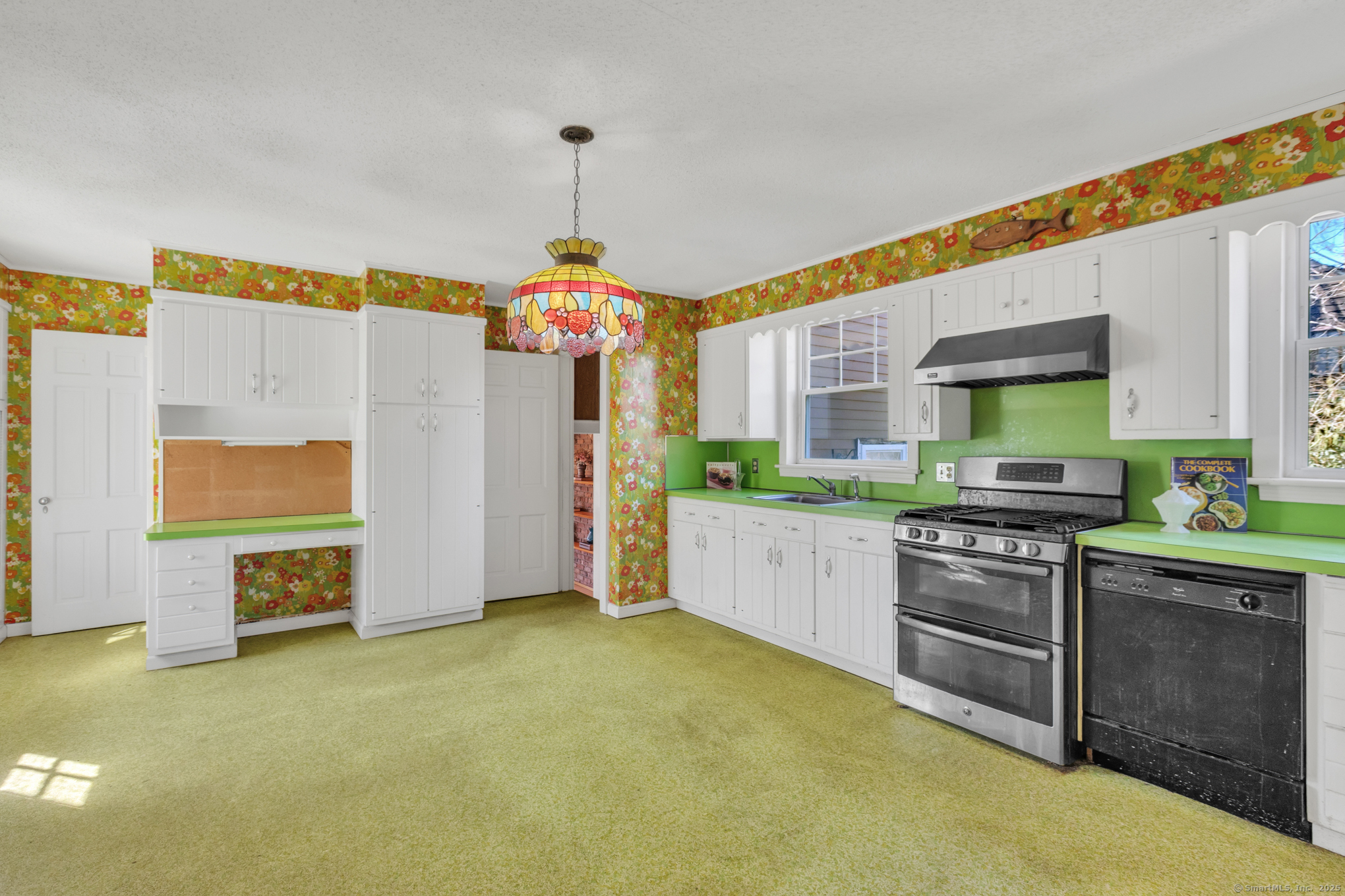 366 Bloomfield Avenue