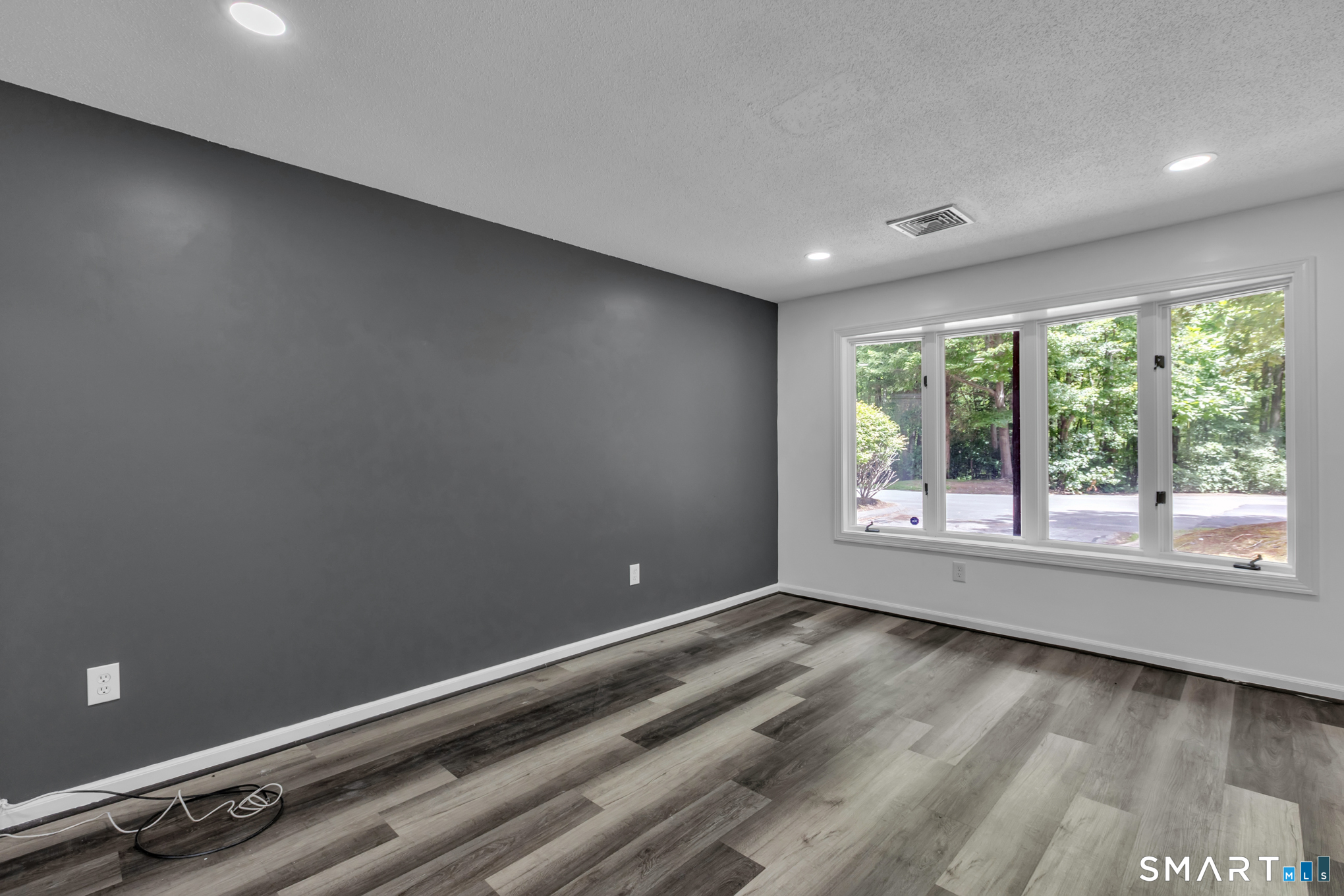 15 Cardinal Drive Unit: 15
