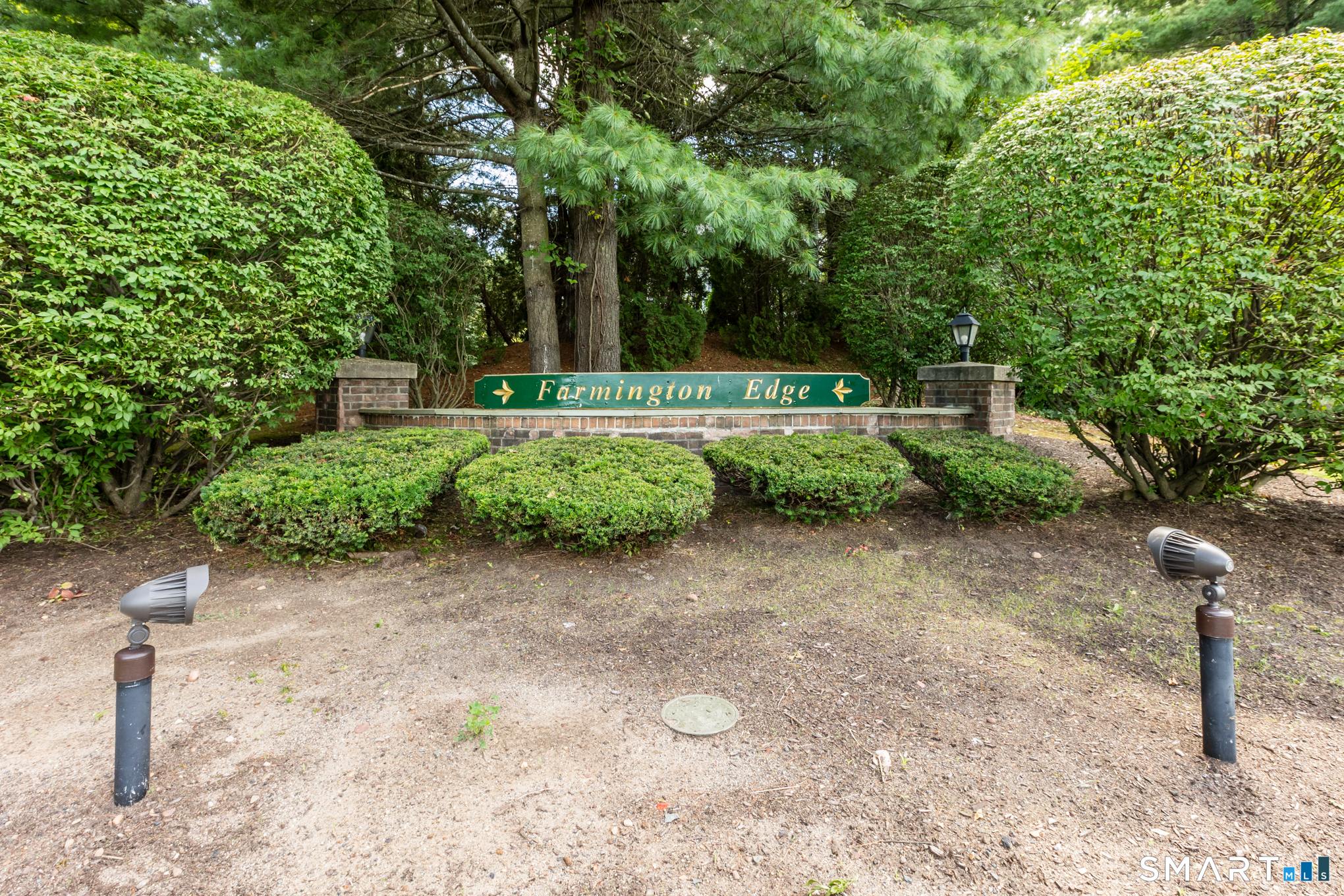 15 Cardinal Drive Unit: 15
