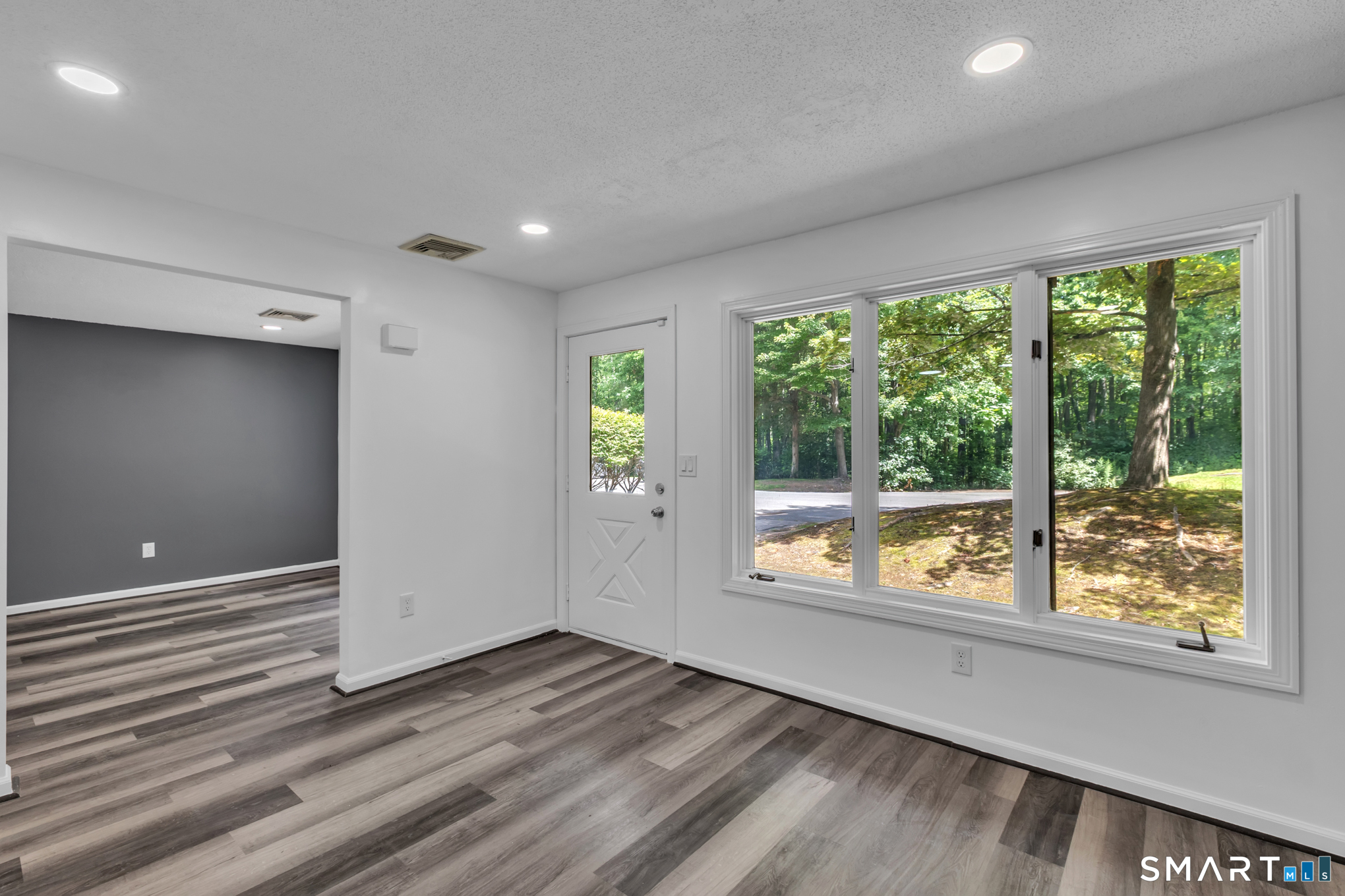 15 Cardinal Drive Unit: 15