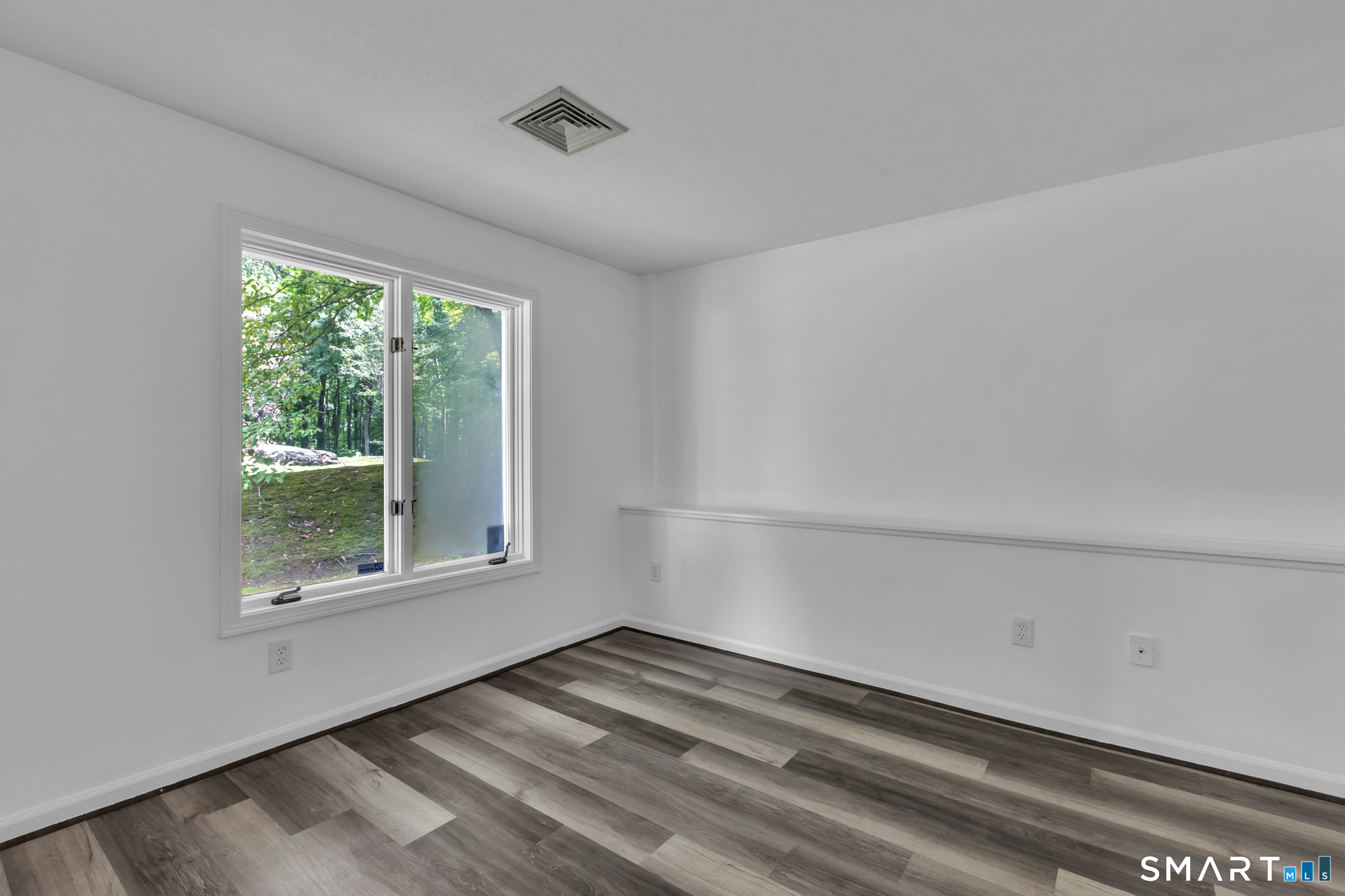 15 Cardinal Drive Unit: 15