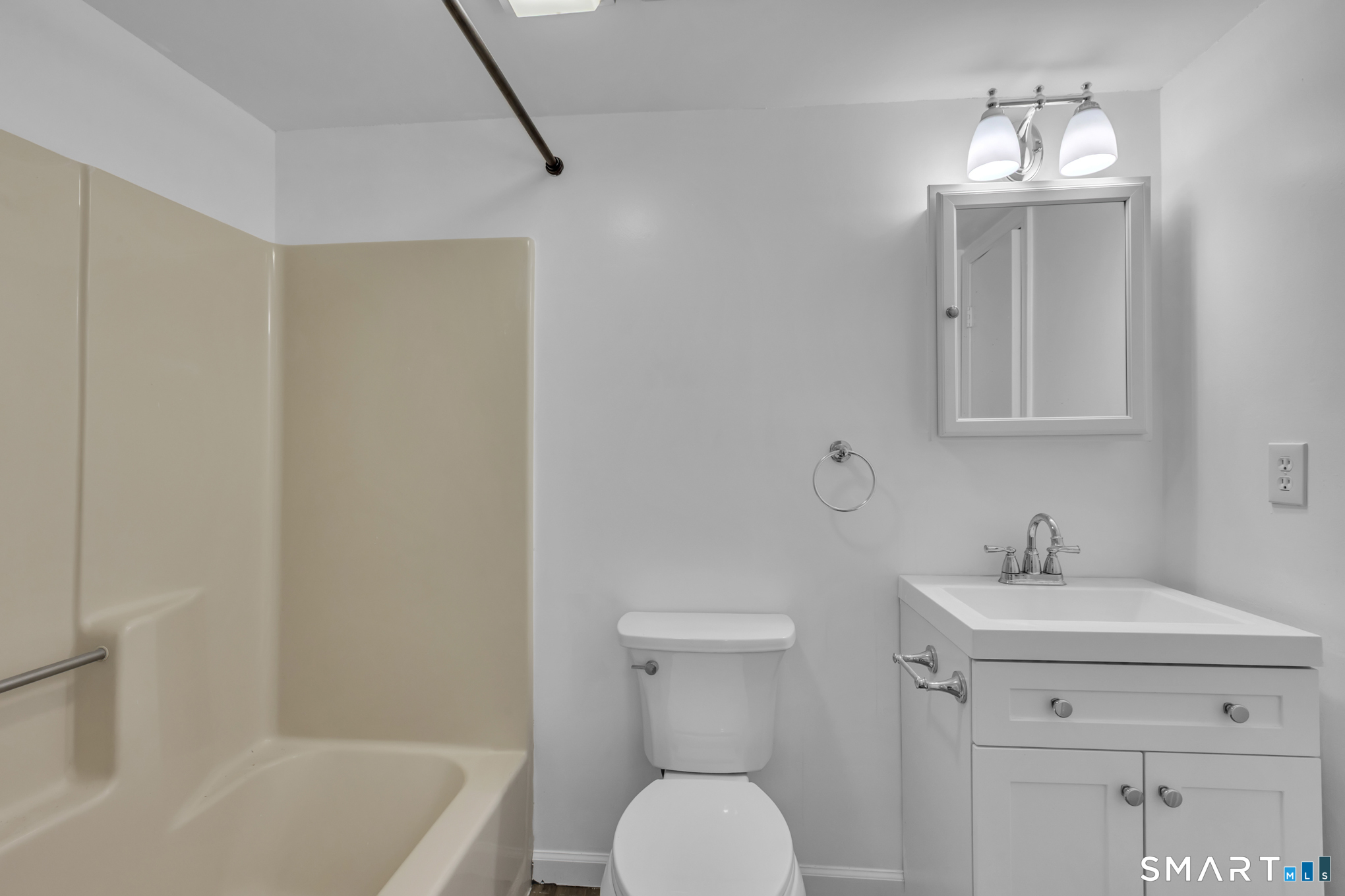 15 Cardinal Drive Unit: 15