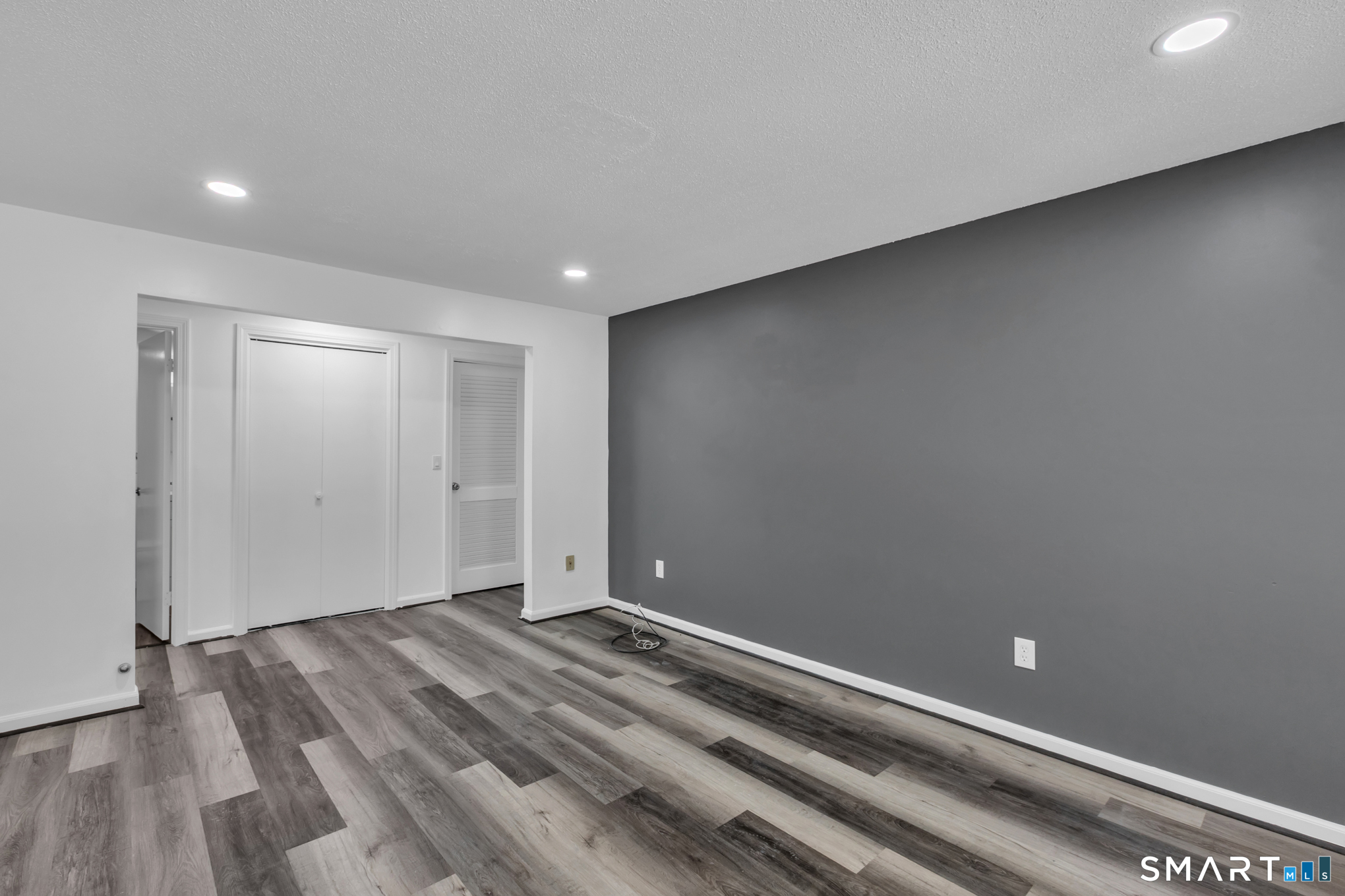 15 Cardinal Drive Unit: 15