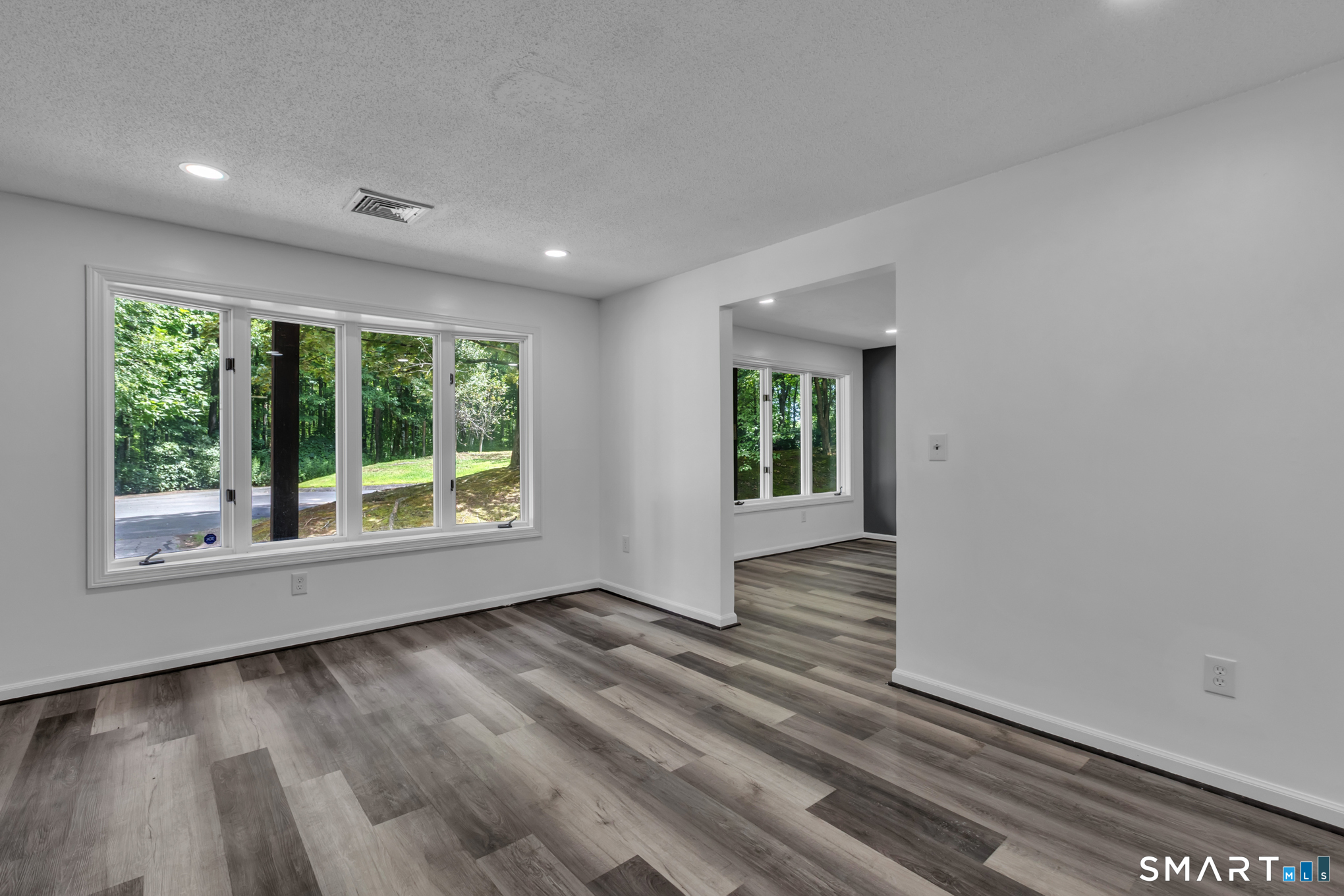 15 Cardinal Drive Unit: 15