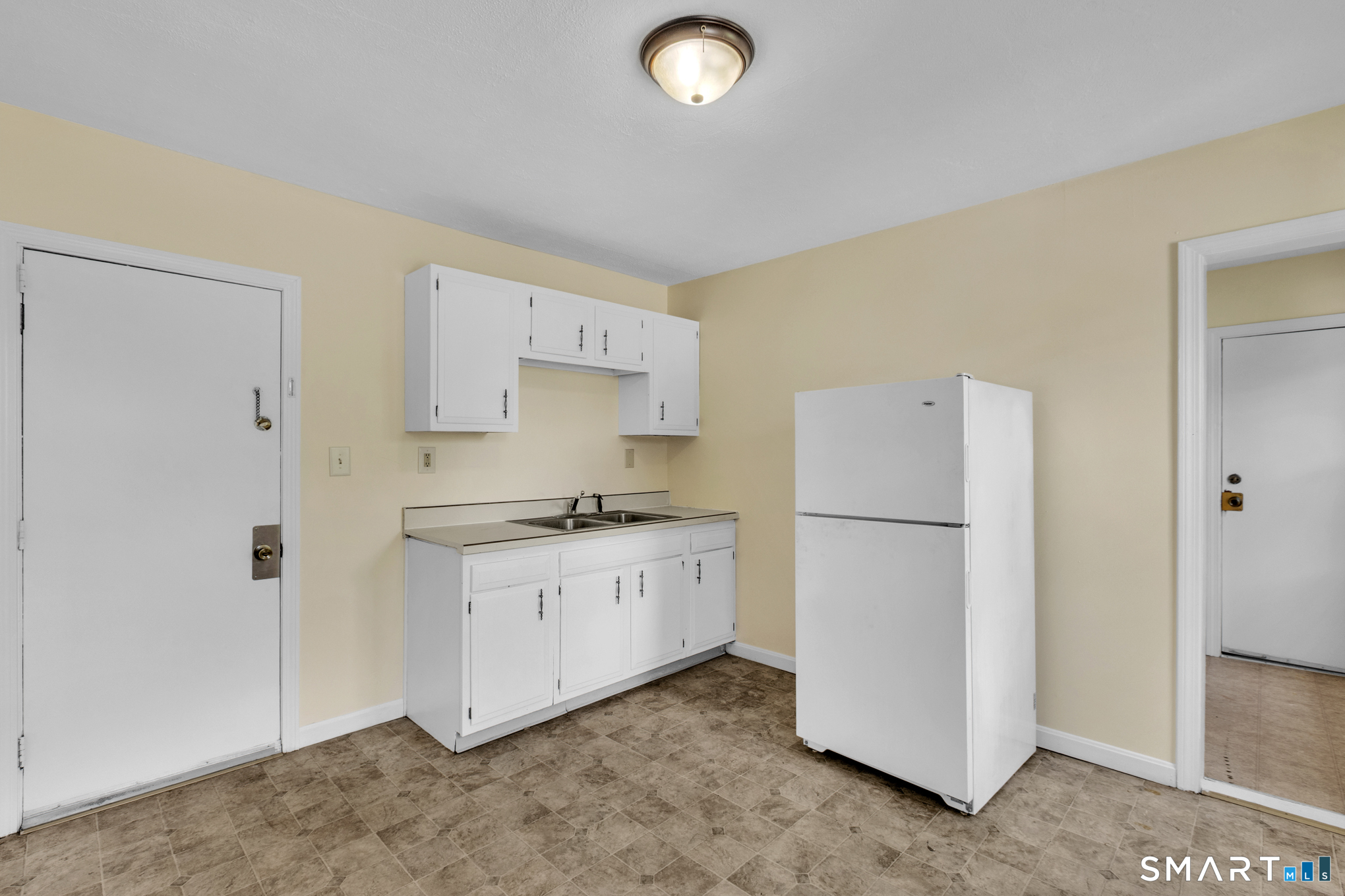 49 High Street Unit: B