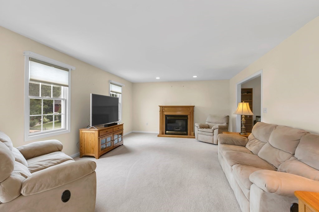 290 Ventura St