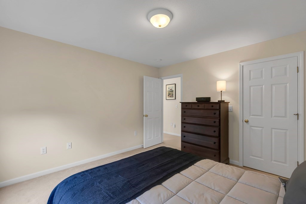 290 Ventura St