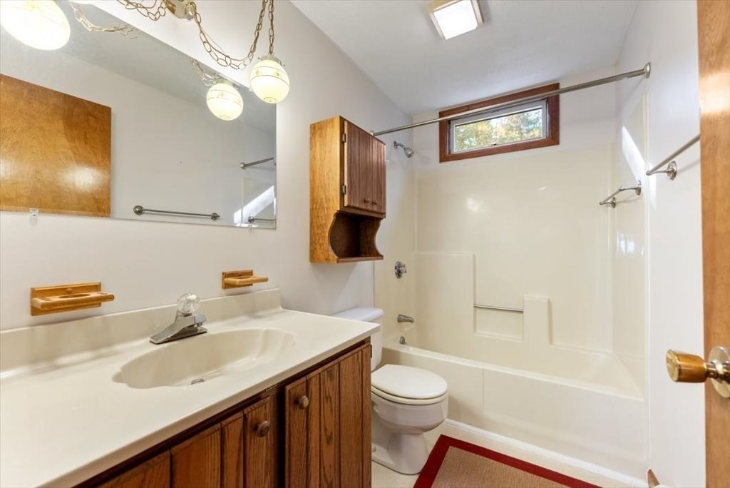 2172 Greenwich Rd