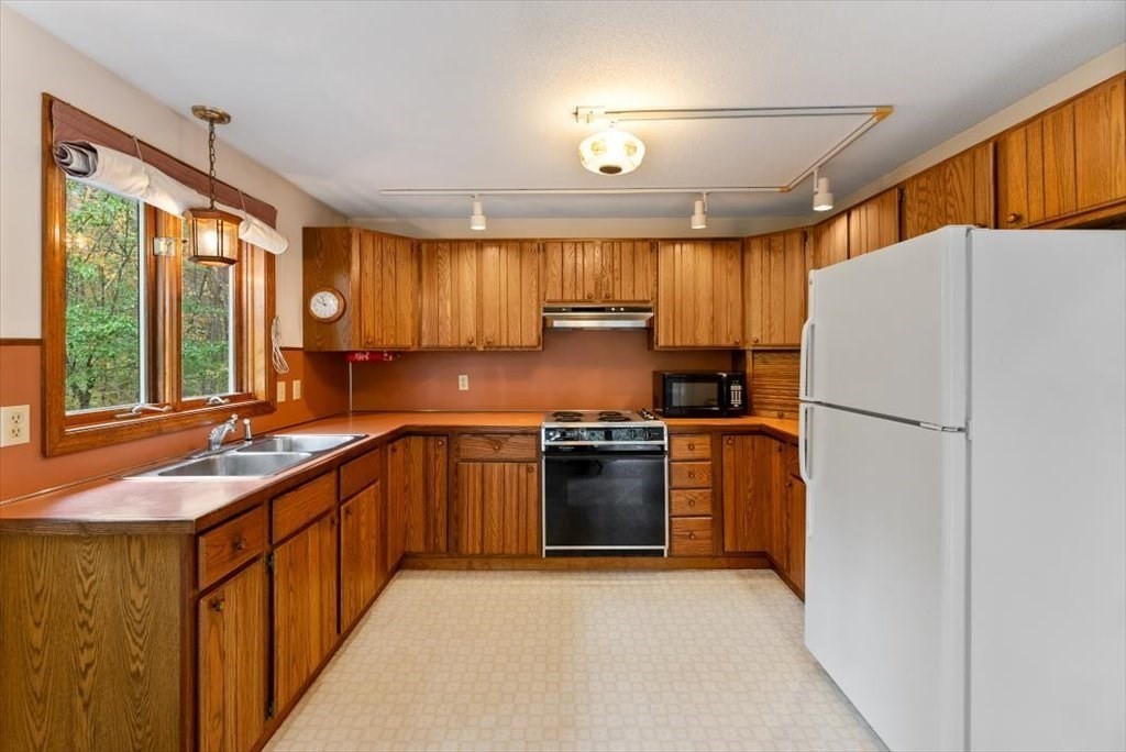 2172 Greenwich Rd