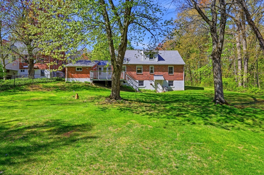 98 Clarence St