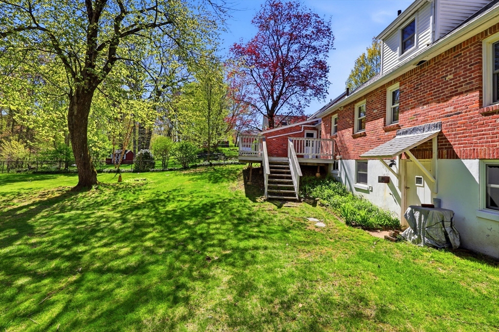 98 Clarence St