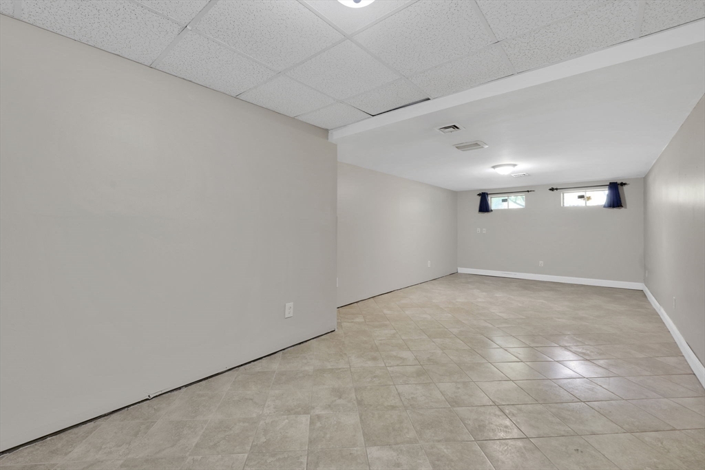 38 Evergreen Dr