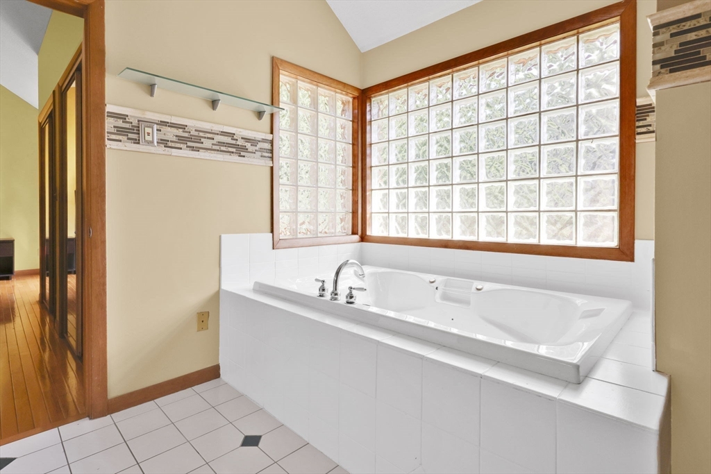 38 Evergreen Dr