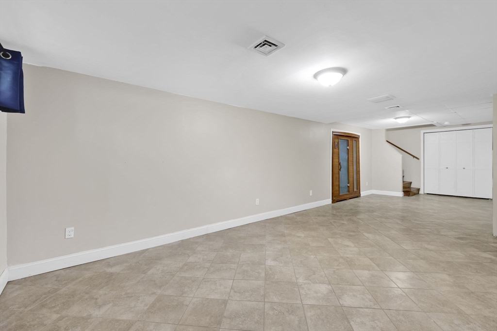 38 Evergreen Dr