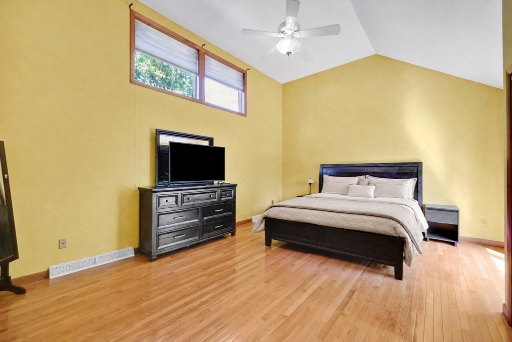 38 Evergreen Dr
