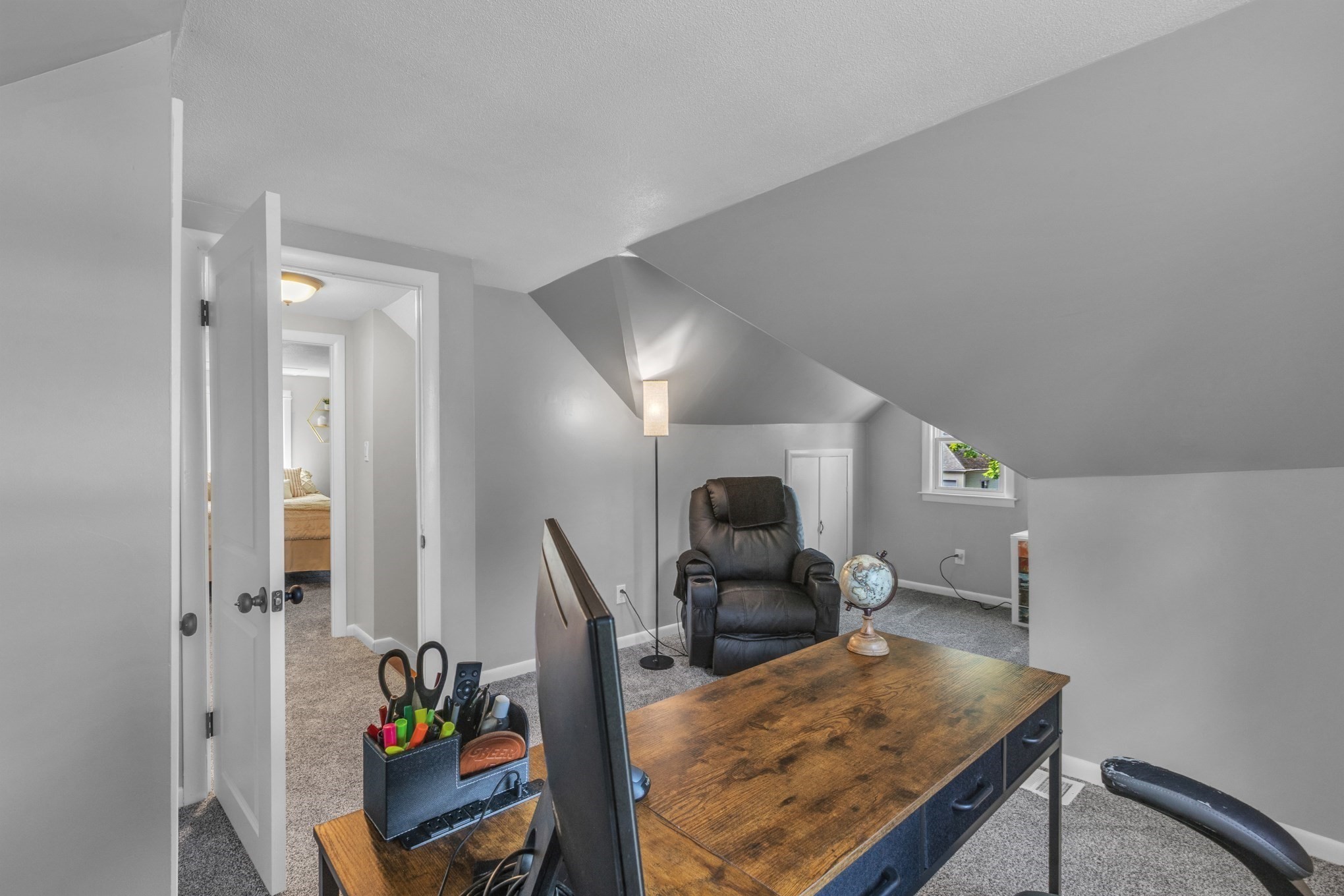 31 Thompson St