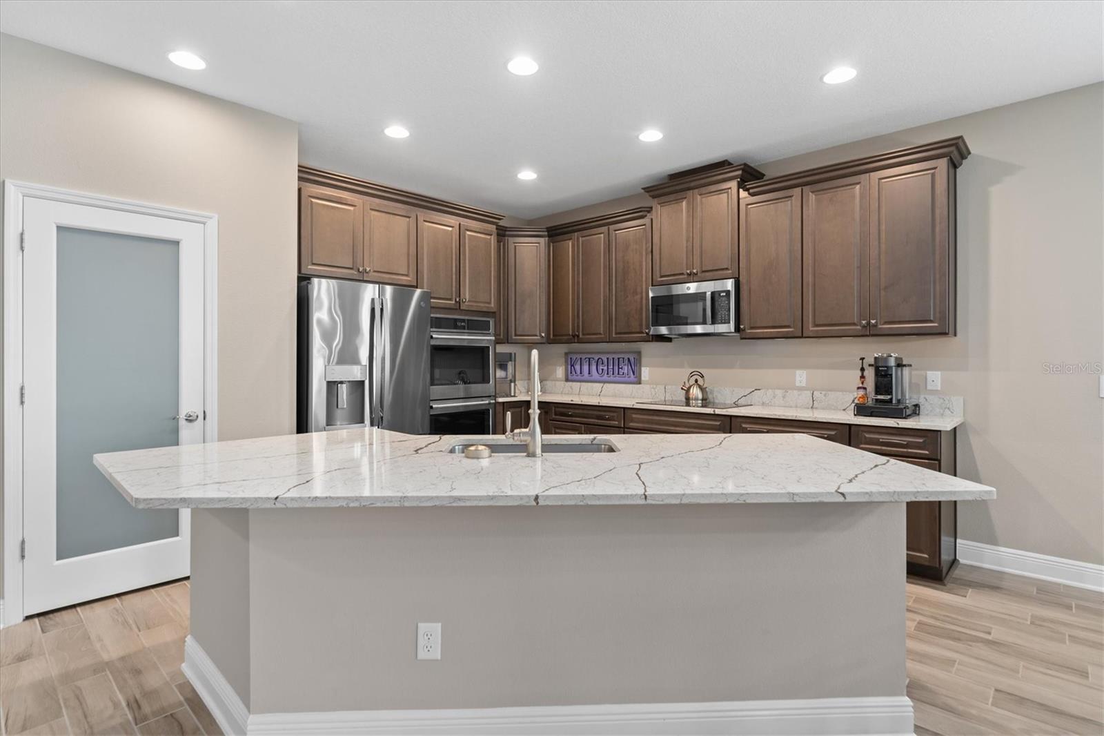 3885 VILLAMORE LN