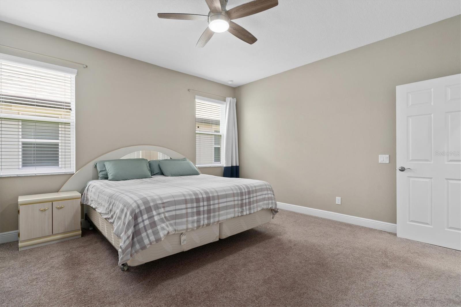 3885 VILLAMORE LN