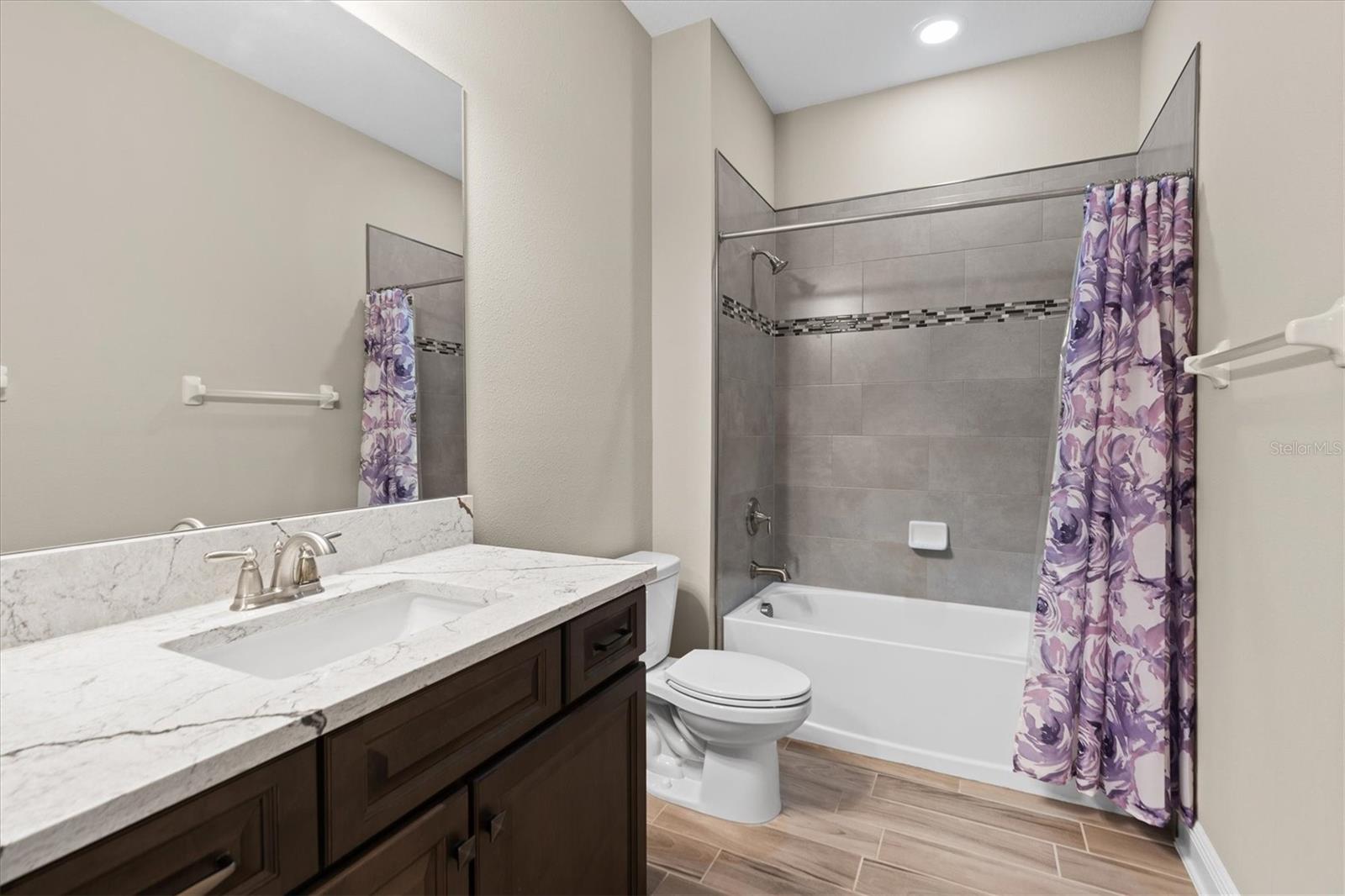 3885 VILLAMORE LN