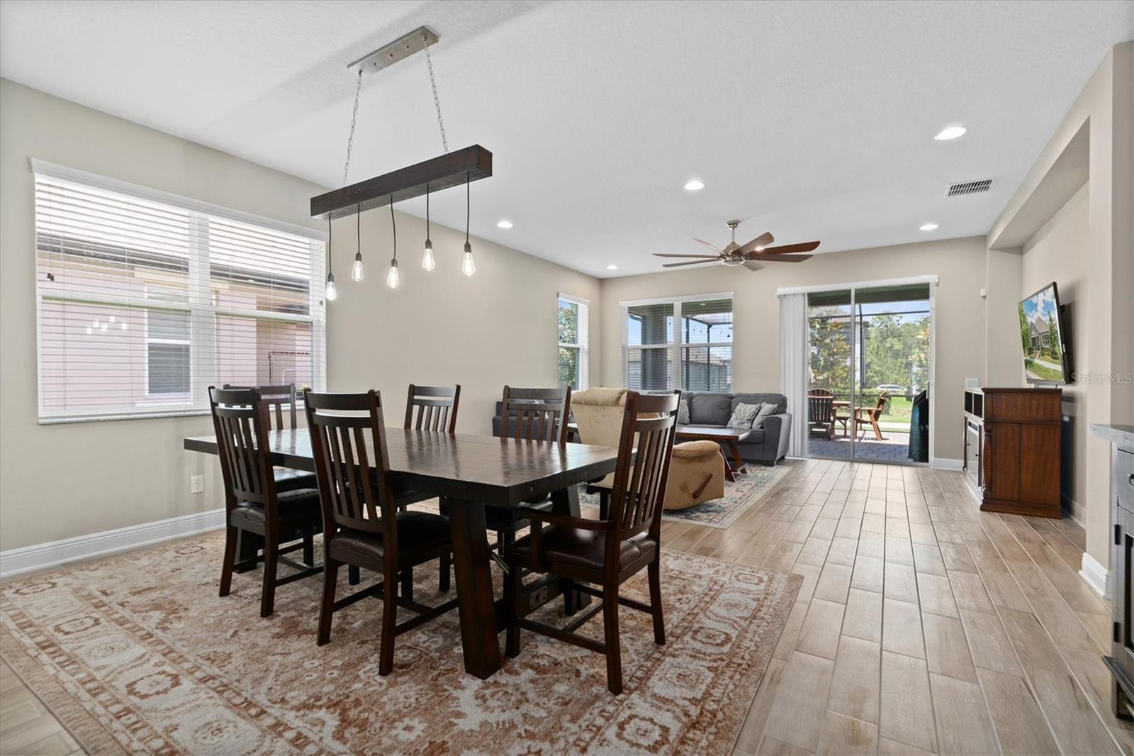 3885 VILLAMORE LN