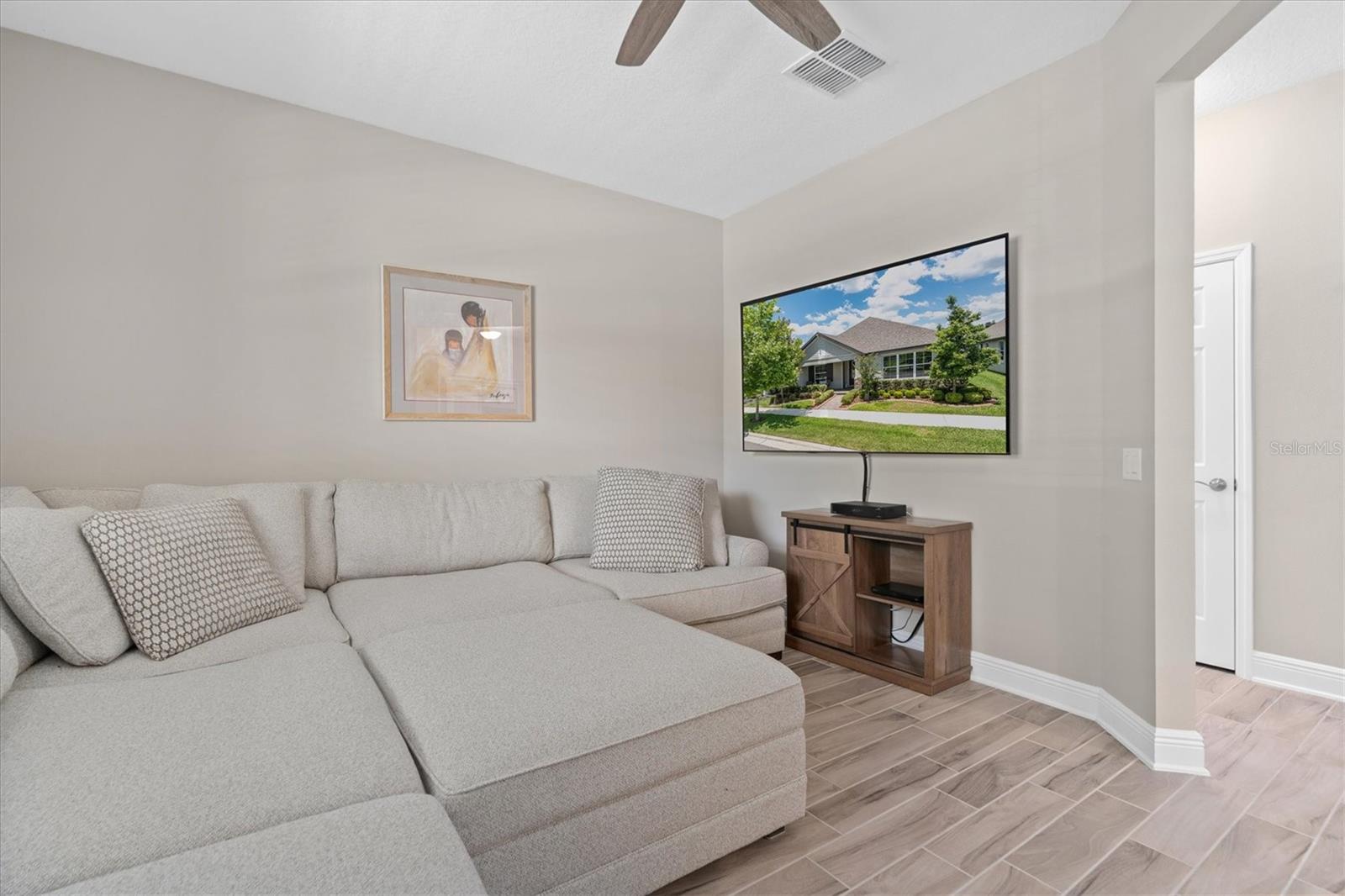 3885 VILLAMORE LN