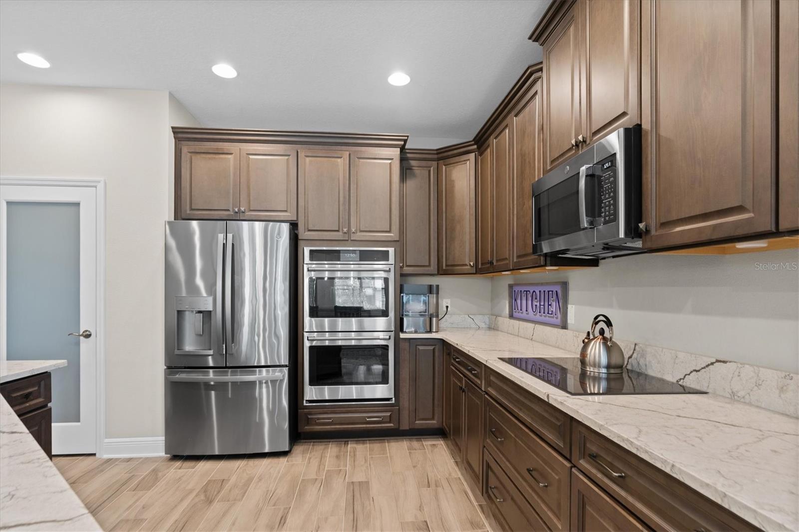 3885 VILLAMORE LN