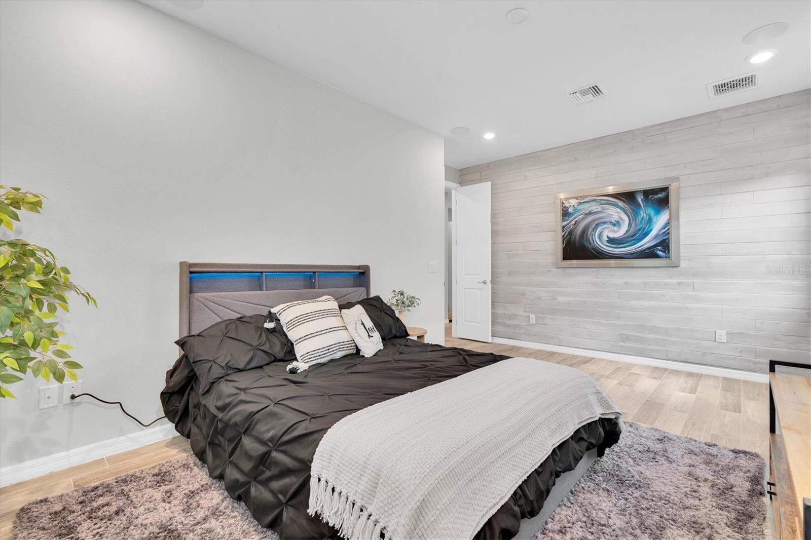 2641 WHITTLER BR