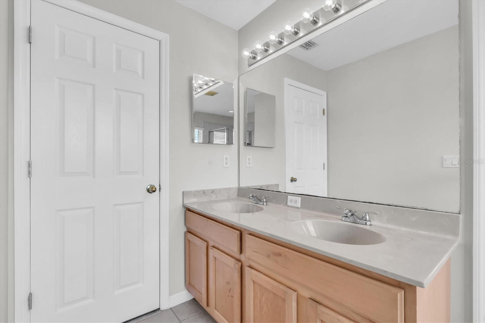 11617 COLONY LAKE DR