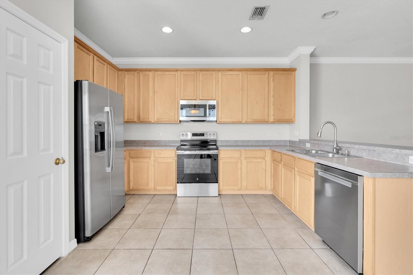 11617 COLONY LAKE DR