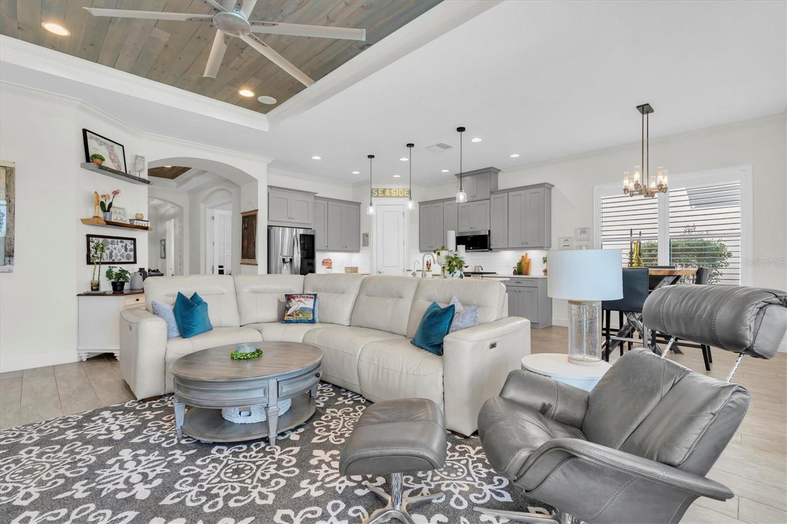 3167 FORSYTHIA DR