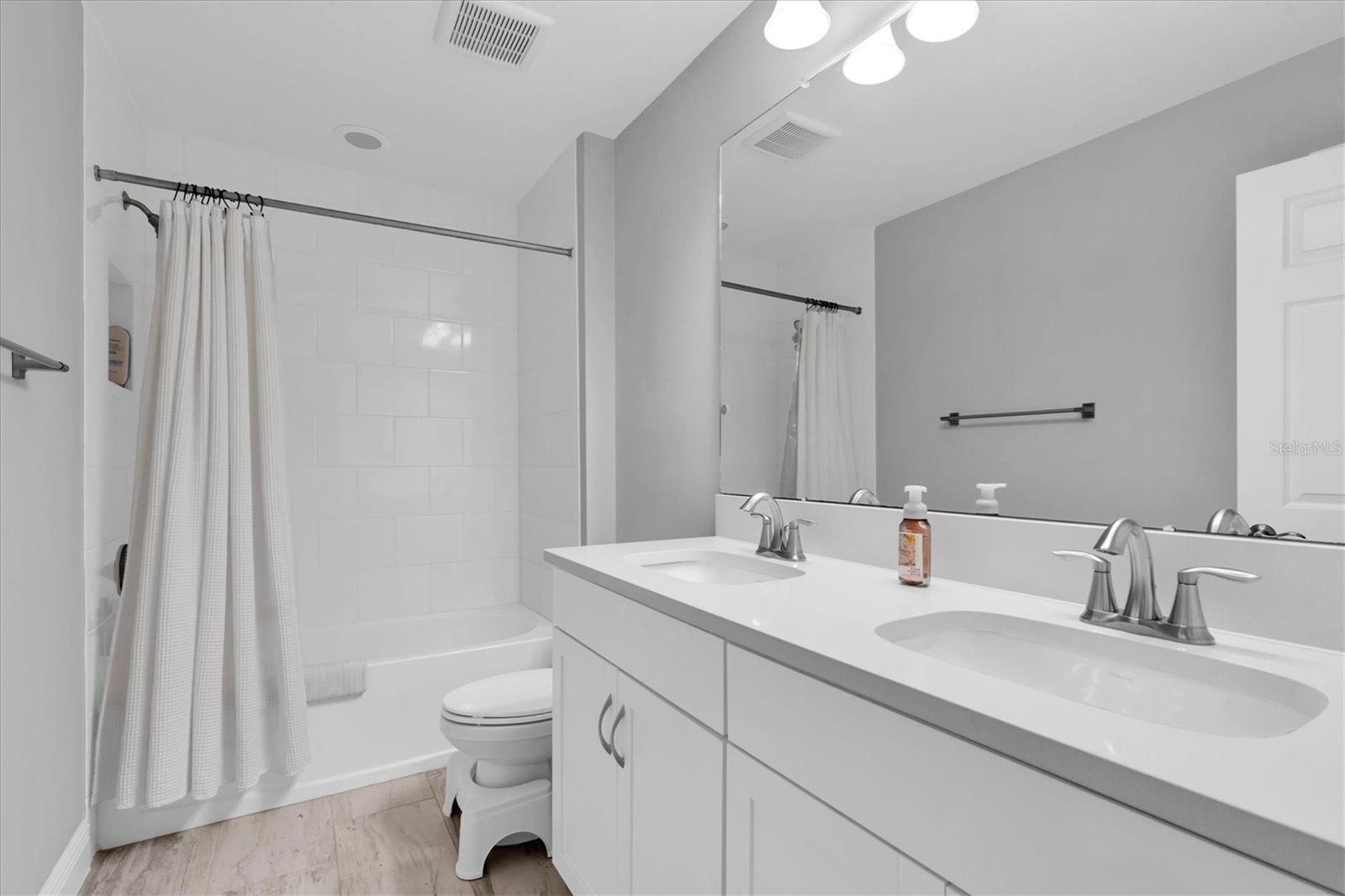 4012 BURDICK LOOP