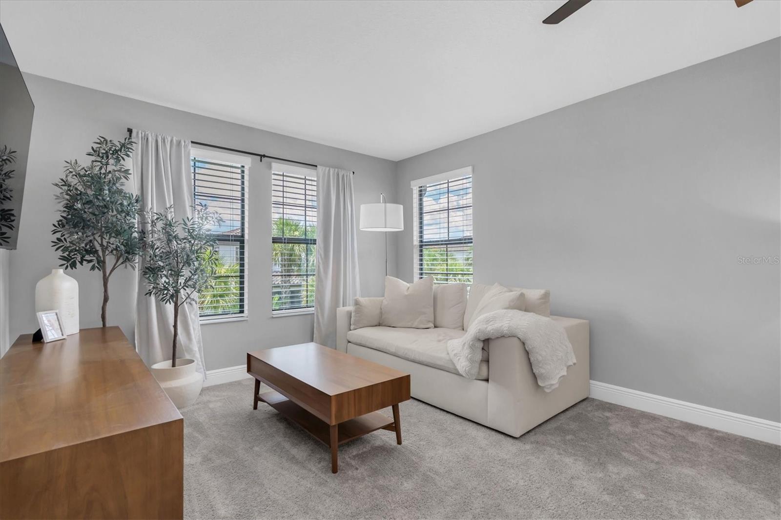 4012 BURDICK LOOP