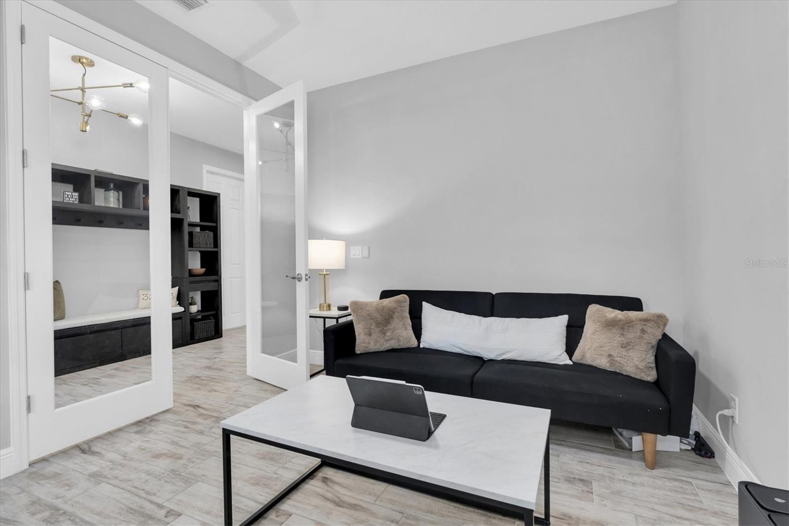 4012 BURDICK LOOP