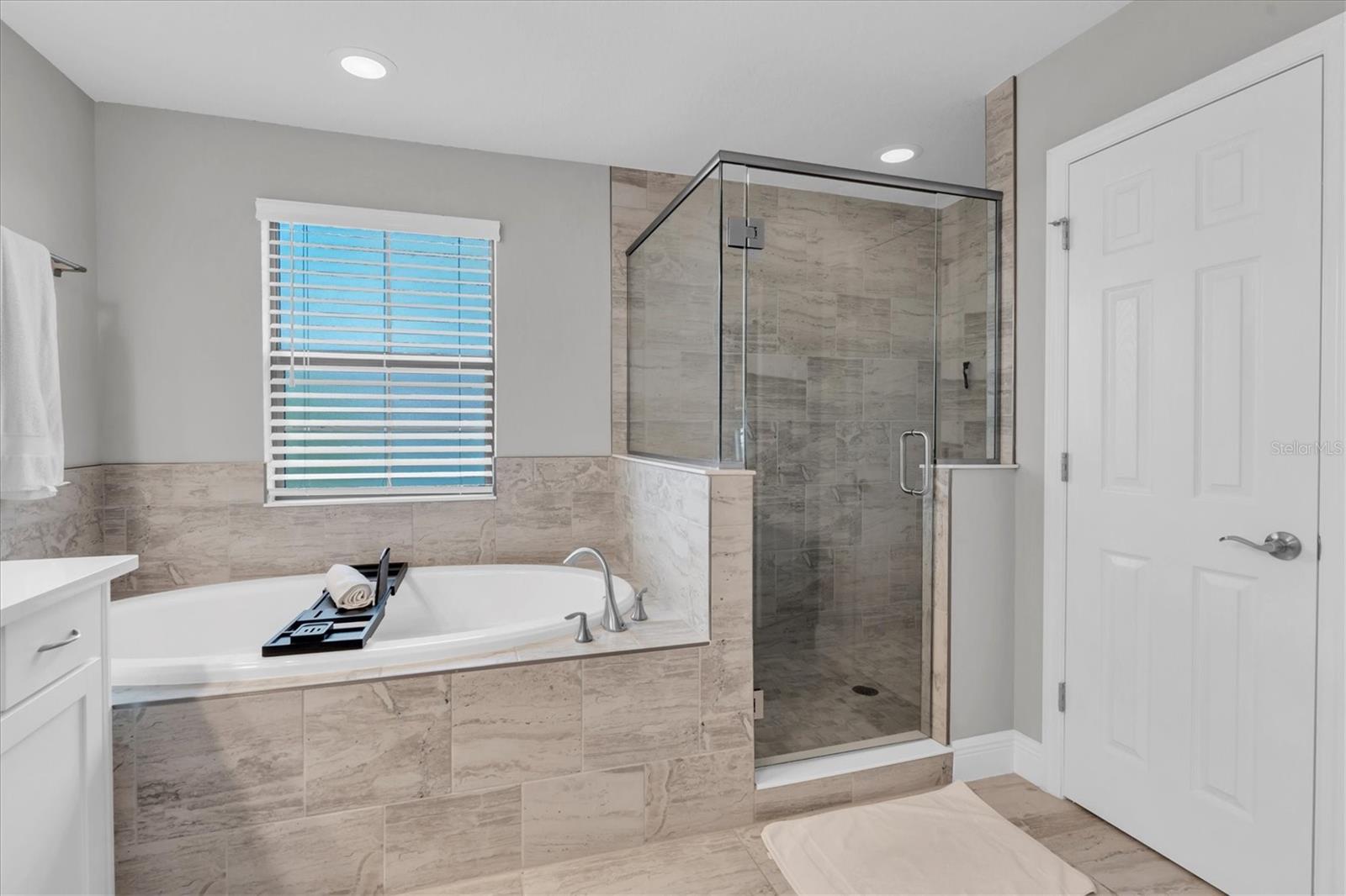 4012 BURDICK LOOP