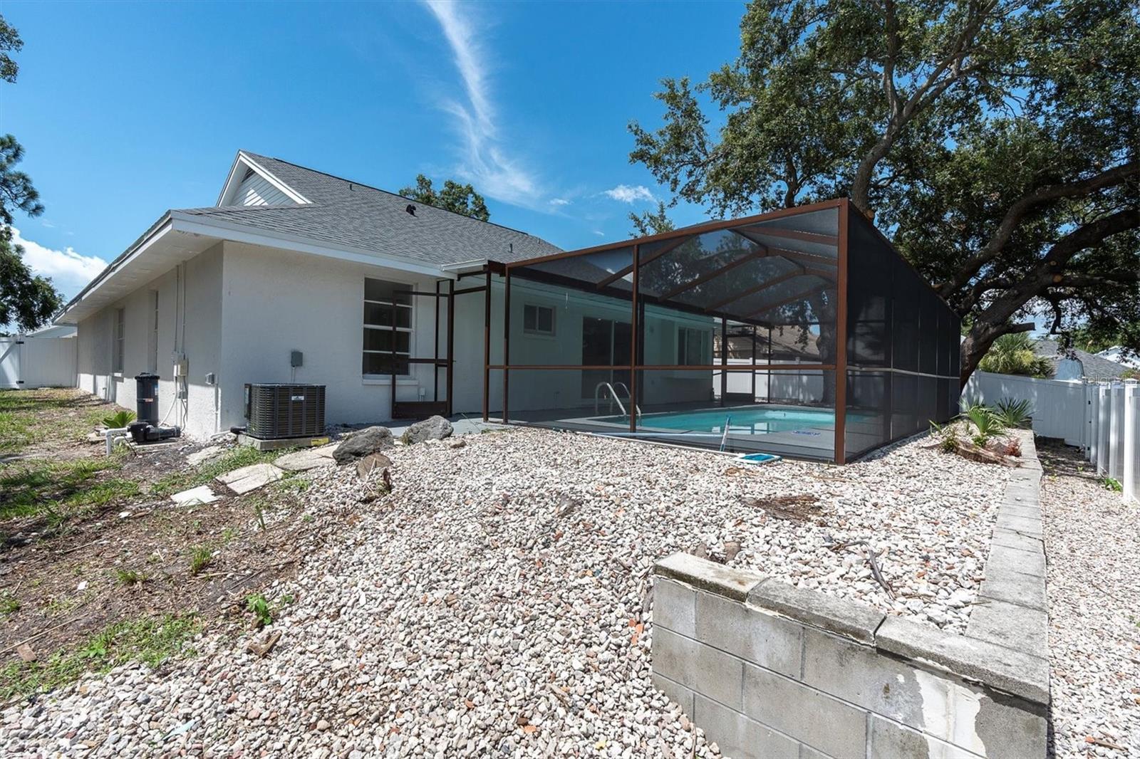 7001 HOLLOWELL DR