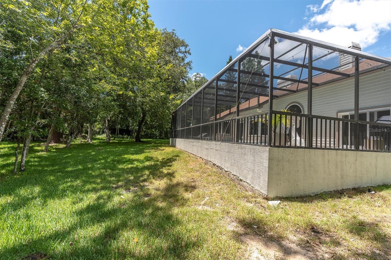 300 CASCADE LN