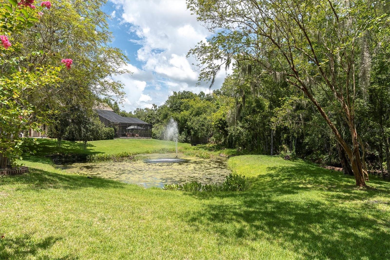 300 CASCADE LN