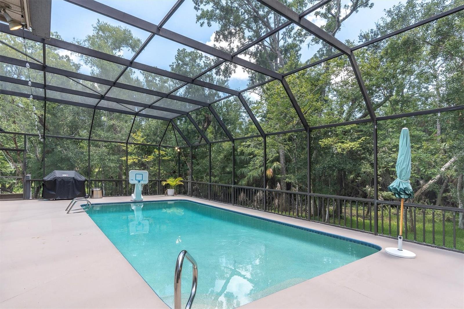 300 CASCADE LN