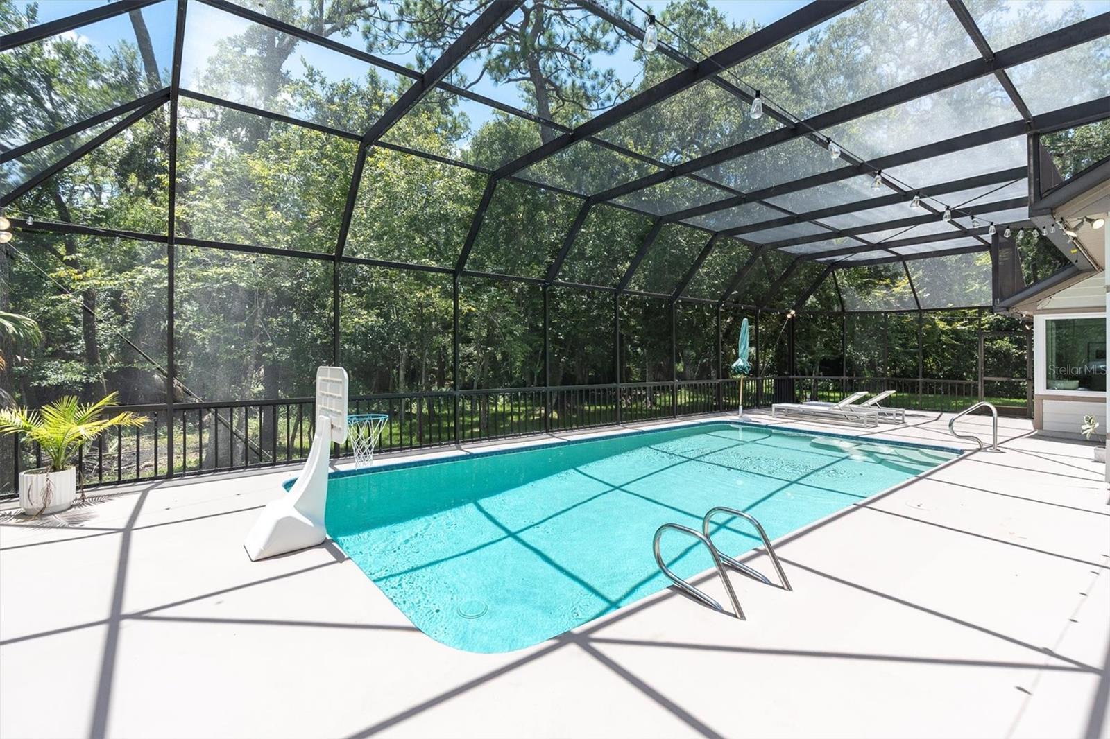 300 CASCADE LN