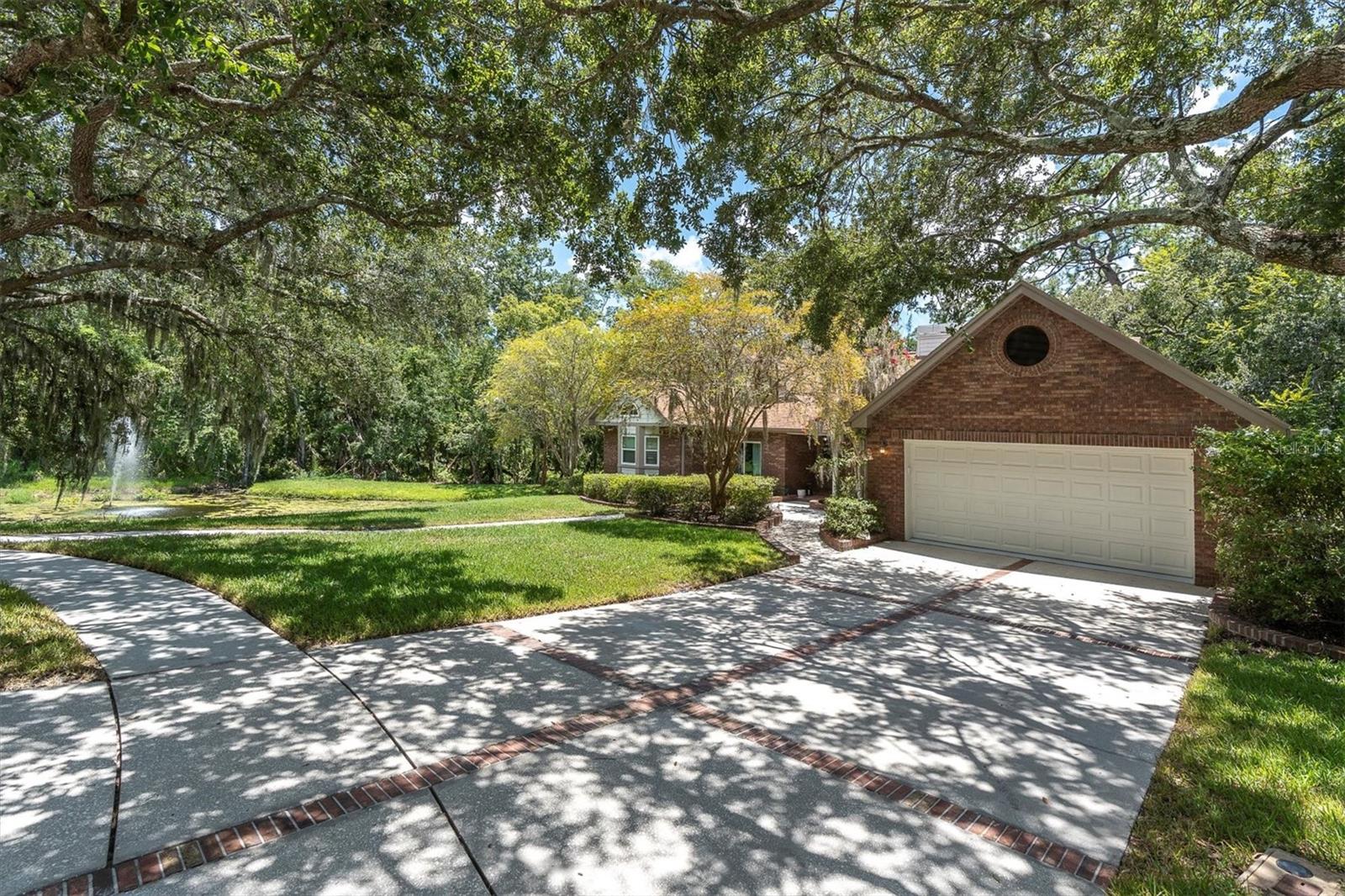 300 CASCADE LN