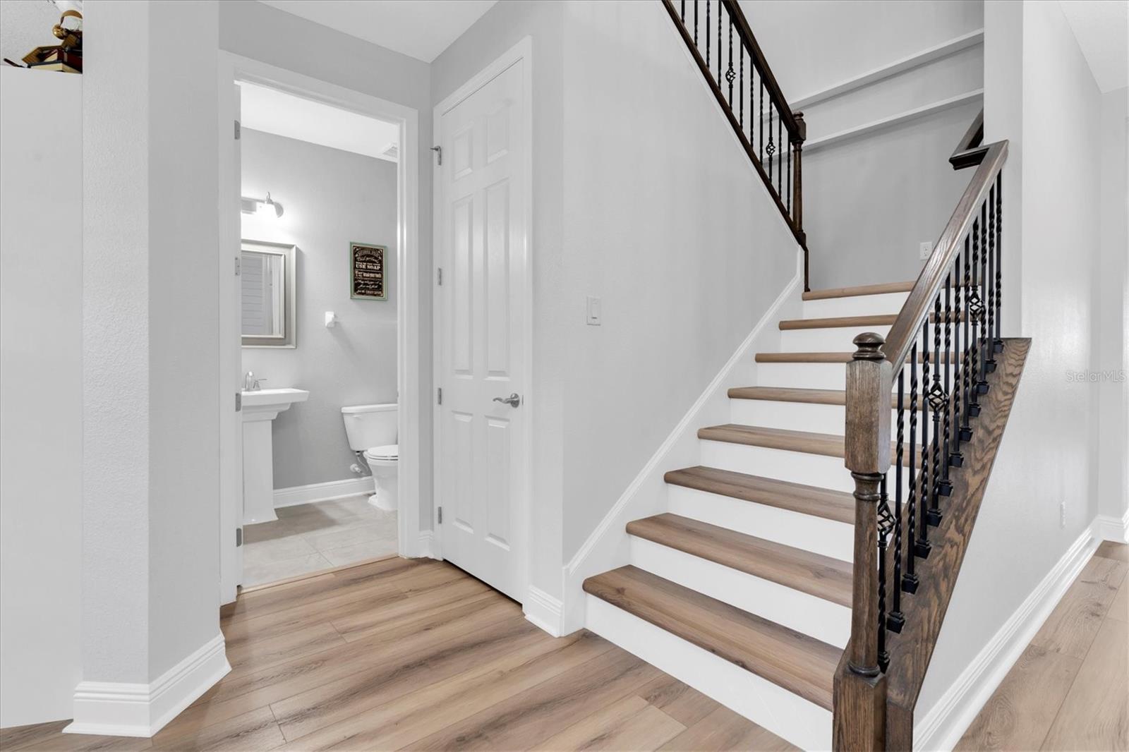 12148 HOMESTEADER AVE