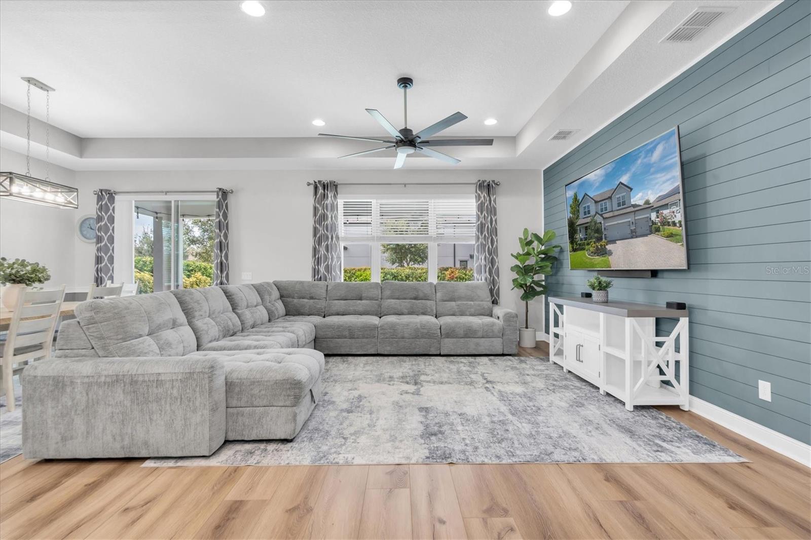 12148 HOMESTEADER AVE