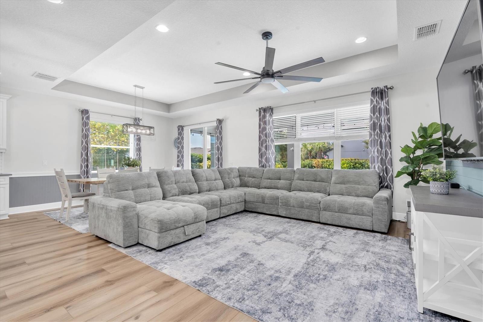 12148 HOMESTEADER AVE