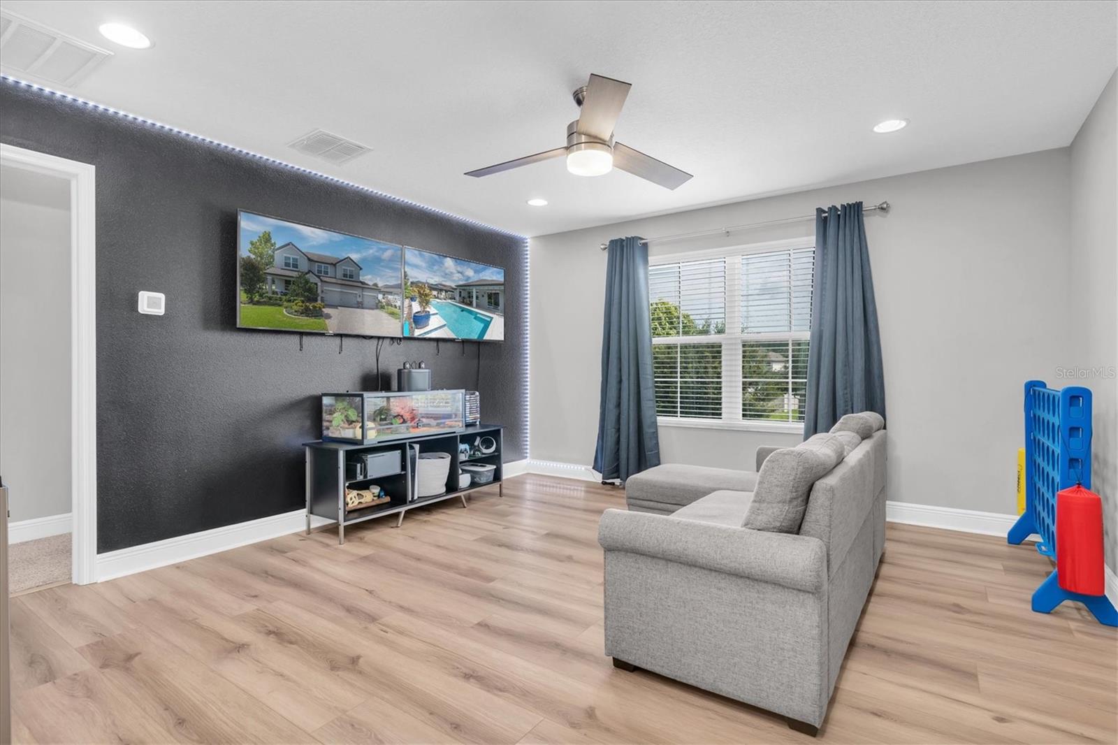 12148 HOMESTEADER AVE