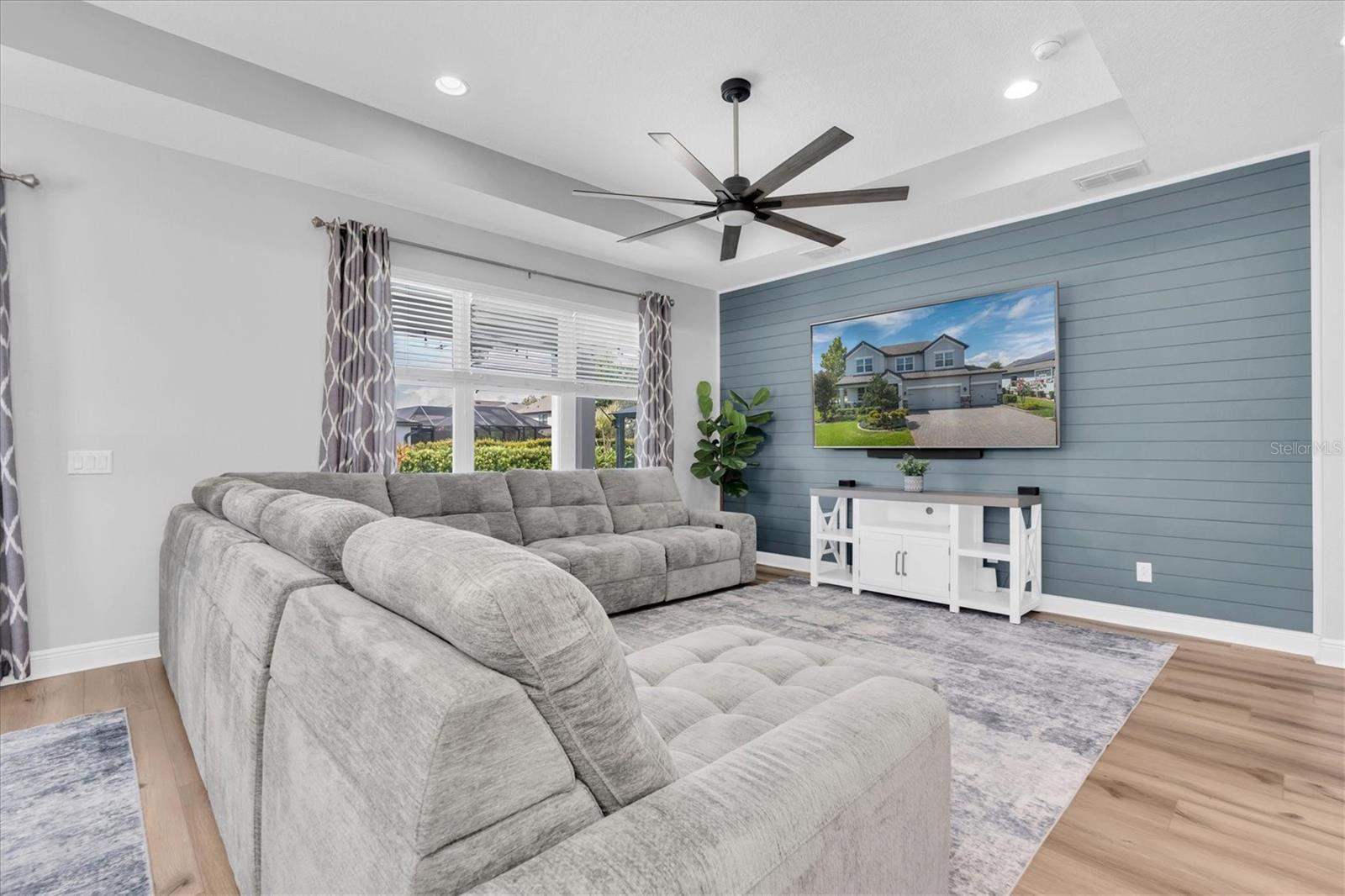 12148 HOMESTEADER AVE