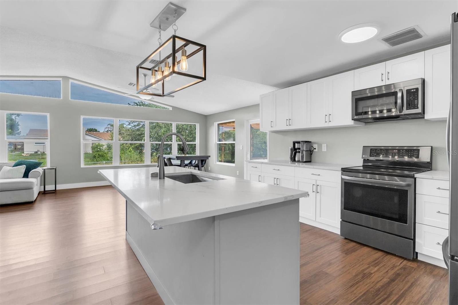 3117 LENWOOD DR