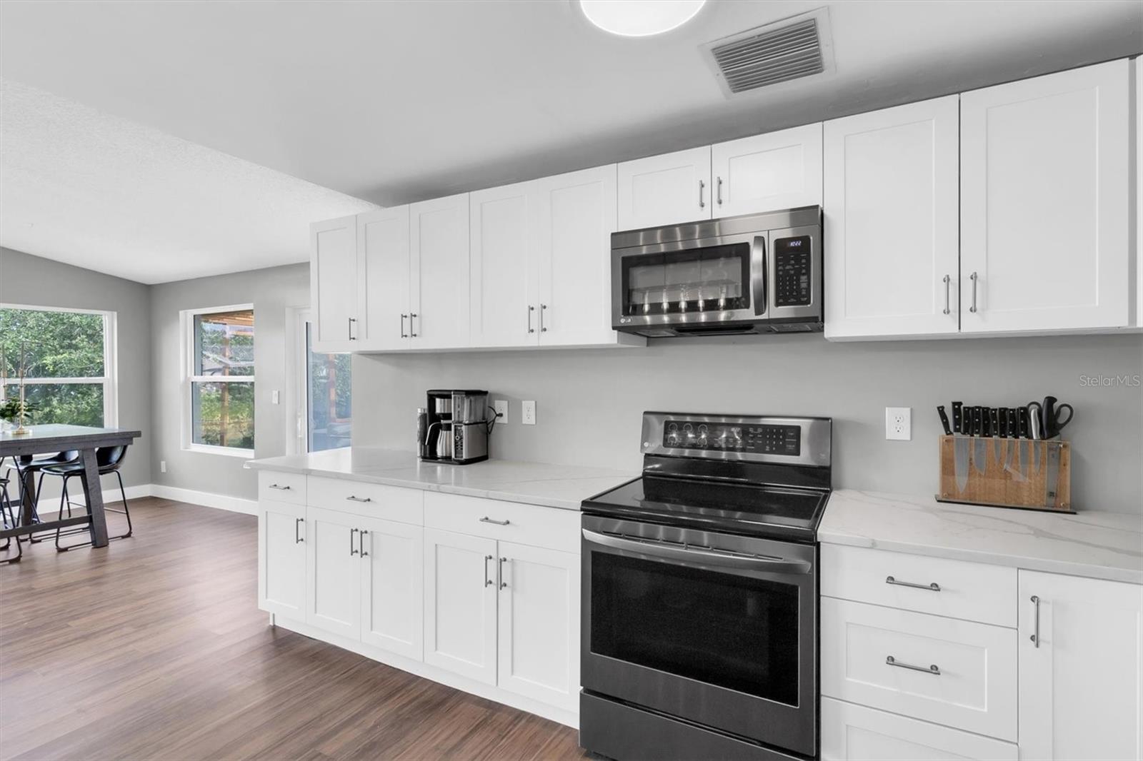 3117 LENWOOD DR